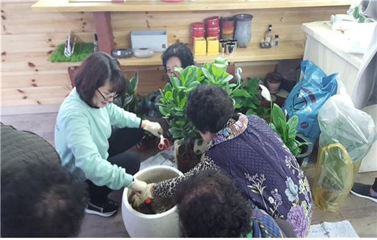 강남구 경로당, 사회참여·소통·문화공간으로 발전 