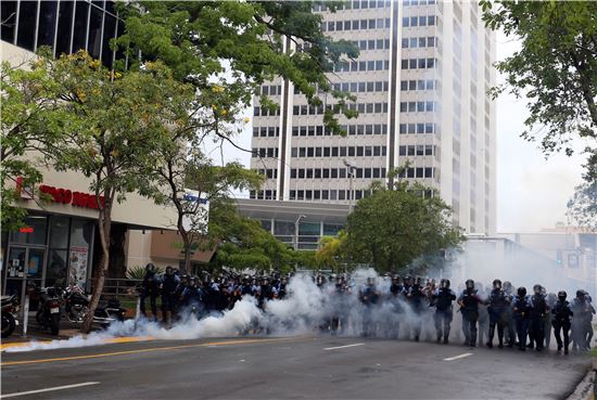 파산위기 푸에르토리코, 공립학교 184곳 폐쇄 결정