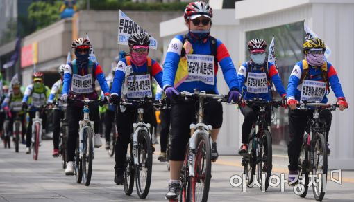 [포토]자전거로 알리는 대통령 선거