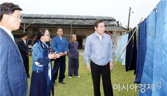 이낙연 전남지사,사회적기업인 (주)명하햇골 방문