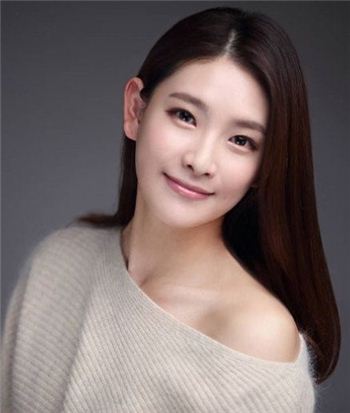 윤진영 결혼…예비신부 신수이는 ‘쇼호스트 활동 준비 중’