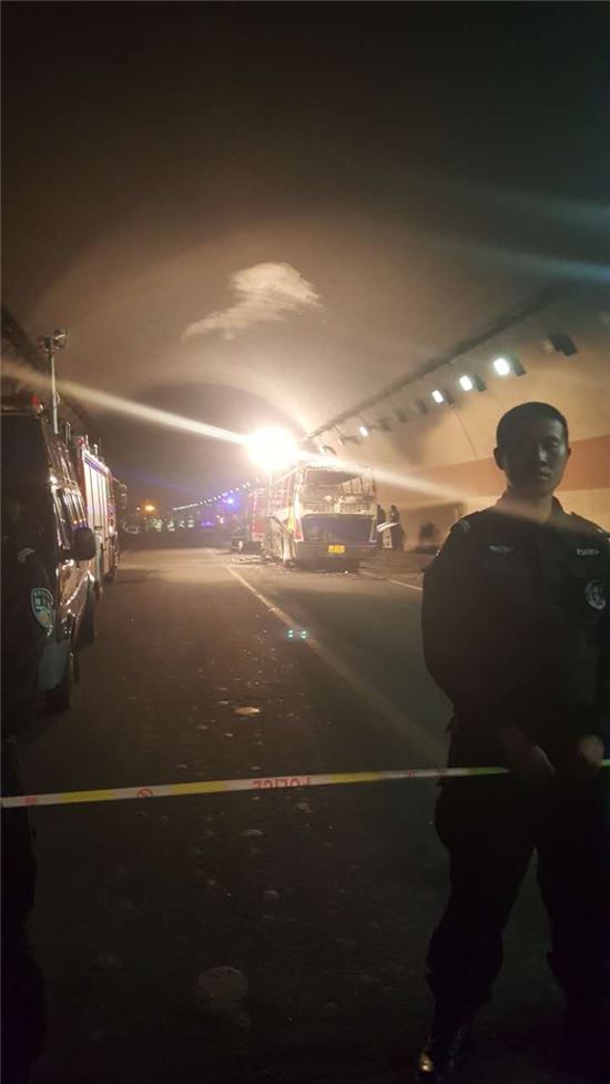 中산둥성 터널 교통사고로 韓유치원생 11명 사망(종합)