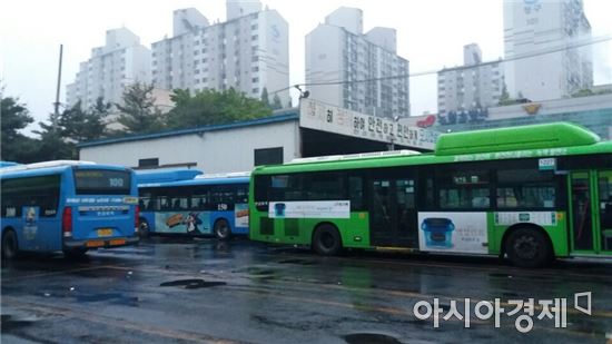 “문재인에게 바란다”…새벽 첫차 버스 기사부터 경찰·청소노동자·직장인·취준생까지