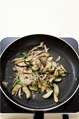 「오늘의 레시피」가지 버섯 들깨볶음