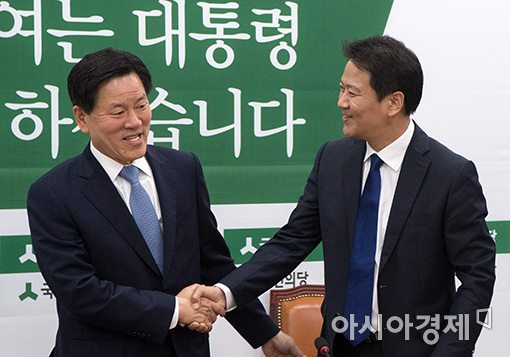 [포토]반갑게 인사 나누는 임종석·주승용