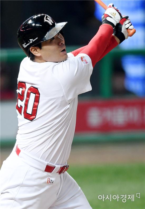 [포토]역전 스리런포 치는 SK 이재원