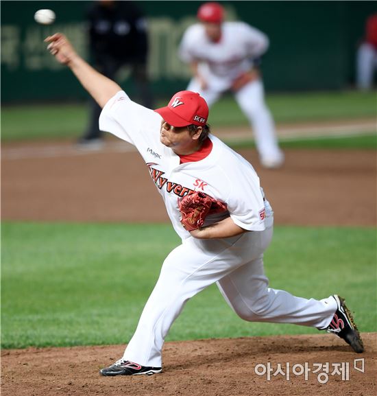 [포토]역투하는 SK 채병용