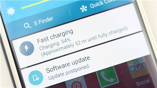 '갤S8' 고속충전…화면 켜지면 저속충전