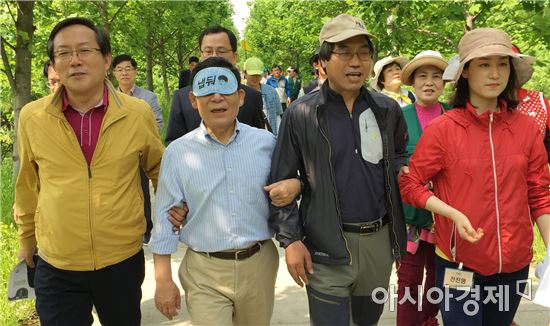 윤장현 광주시장, 시각장애인 걷기대회 참석