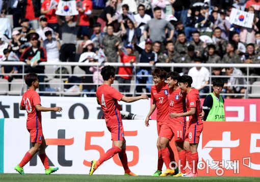 [포토]선제골 기쁨 나누는 U-20 대표팀