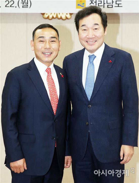 윤시석 전남도의원, 이낙연 총리 후보에게 고속철도 장성 경유 건의