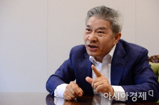 강방천 에셋플러스운용 회장 "액티브펀드, 돈 못 번다는 것은 오해"