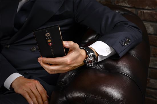 200만원짜리 '람보르기니' 스마트폰 한국·러시아에서 한정판매