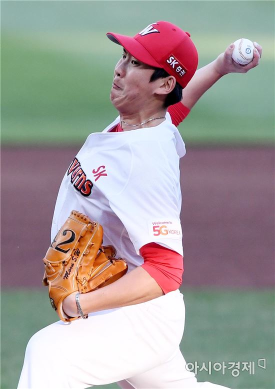 [포토]역투하는 SK 선발 문승원