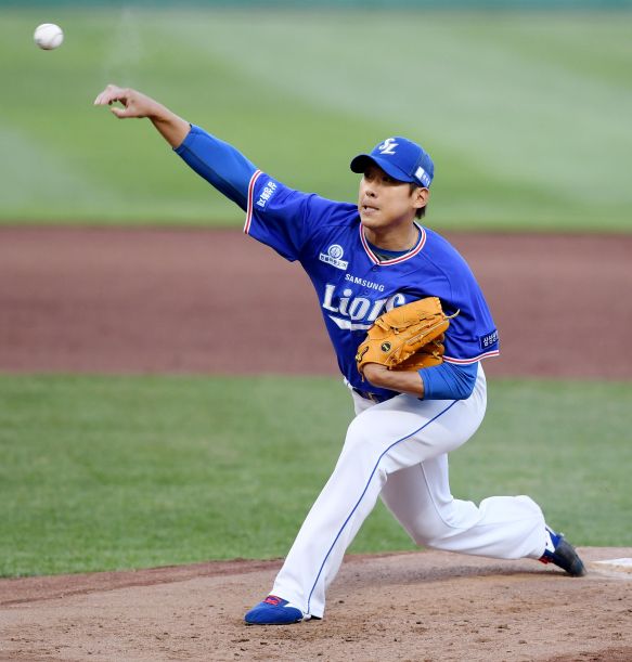 도박혐의 前 프로야구 선수 윤성환 구속
