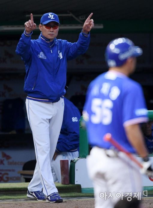 [포토]비디오 판독 요청하는 김한수 감독