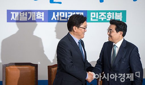 [포토]전병헌 청와대 민정수석, 우원식 원내대표 예방