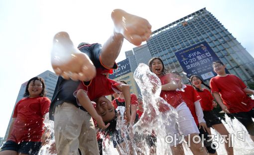 [포토]더위엔 물놀이가 정답!
