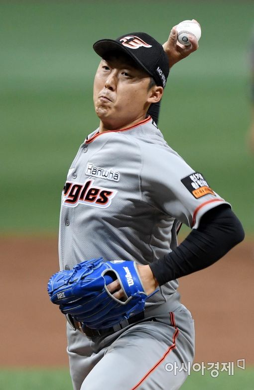 [포토]시즌 4승에 도전하는 한화 배영수
