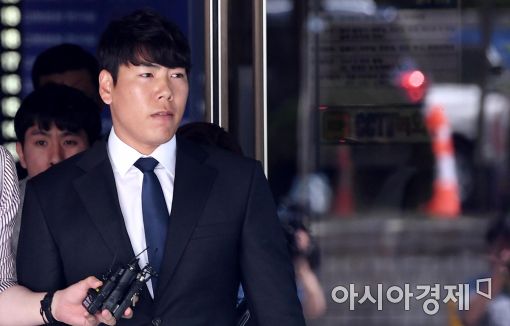 피츠버그 매체 "'바보' 강정호, 음주운전으로 한국에 갇혀"