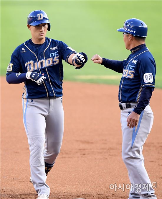 [포토]이상호, '첫 안타는 내가!'