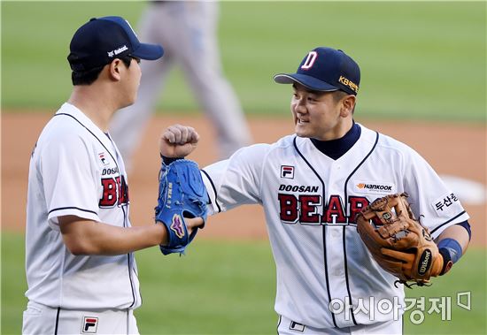 [포토]최주환, '실점은 잊어~'