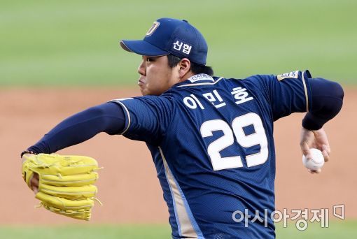 [포토]역투하는 NC 선발 이민호