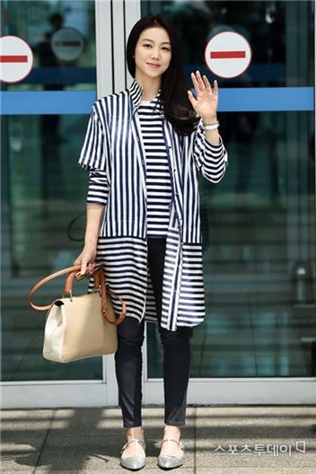 ‘칸의 여신’ 김옥빈, ‘아는 형님’ 출격