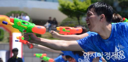 [포토]물총 맛을 보여주지!