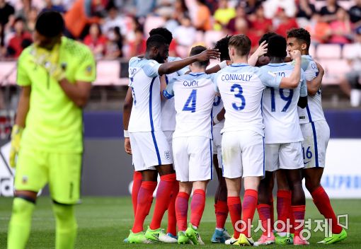 [포토]페널티킥으로 3-0 승리한 잉글랜드