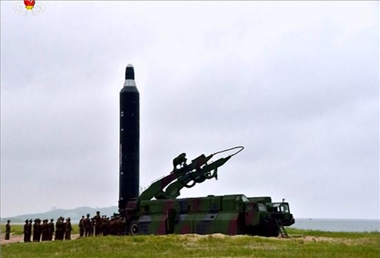 日 "북한 미사일 EEZ내 낙하한 듯…도발 강력 규탄"
