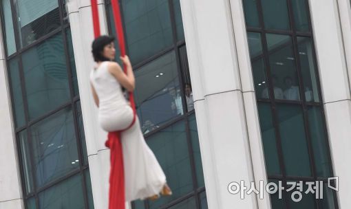 [포토]'사무실 안에서도 문화 공연 감상해요'