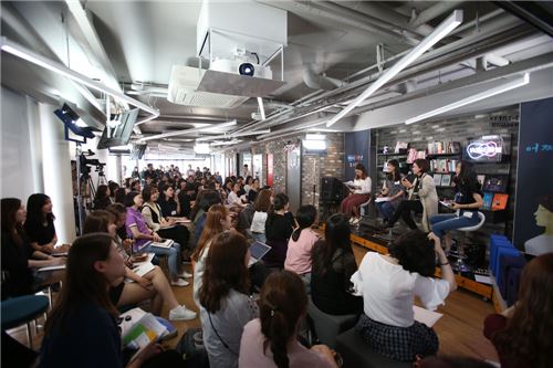 한국여성과학기술인지원센터(WISET)는 20일 강남구 '롯데 액셀러레이터'(서울 삼성동)에서 2040 이공계 여성을 대상으로 토크콘서트 '어쩌다 아름이'를 열었다.