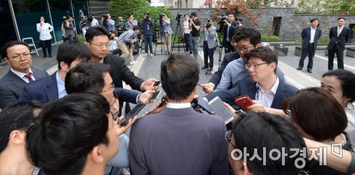 [포토]출근길 질문 받는 이낙연 