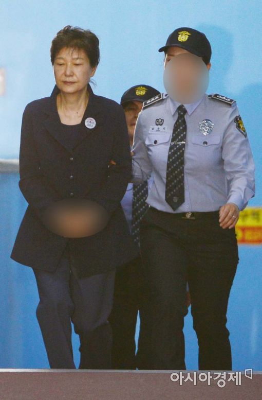 [포토]재판 끝난 박근혜 전 대통령 