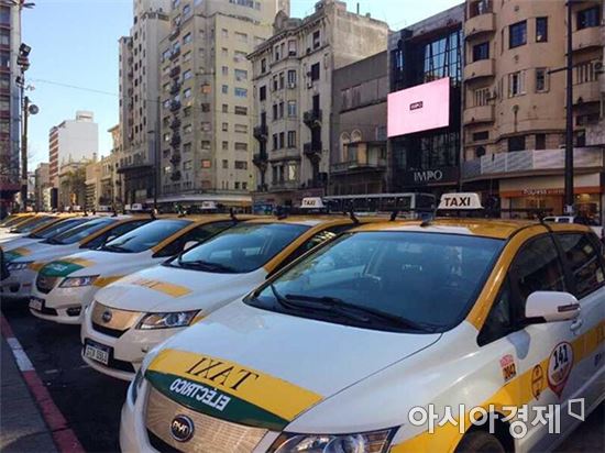 중국 BYD의 전기차 택시가 운행중인 우루과이 시내 모습<사진=BYD>