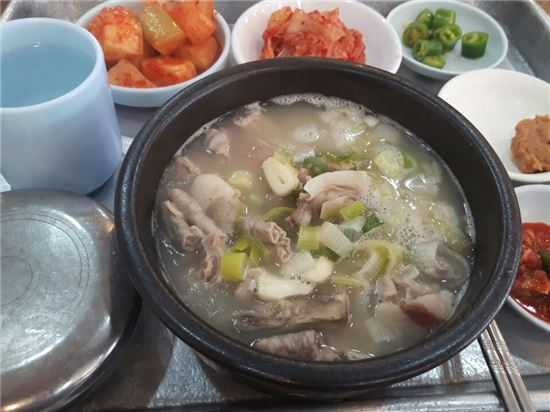 [水요일에 푸는 해장傳]영혼을 데워주는 한 그릇, 순댓국