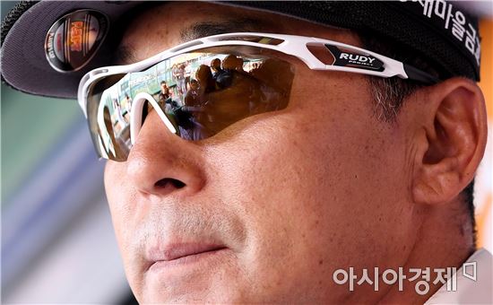 [포토]이상군 대행의 눈빛과 취재진