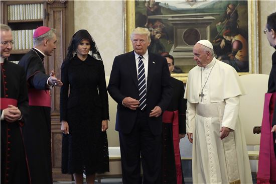 [포토]교황-트럼프 바티칸서 '첫 만남'