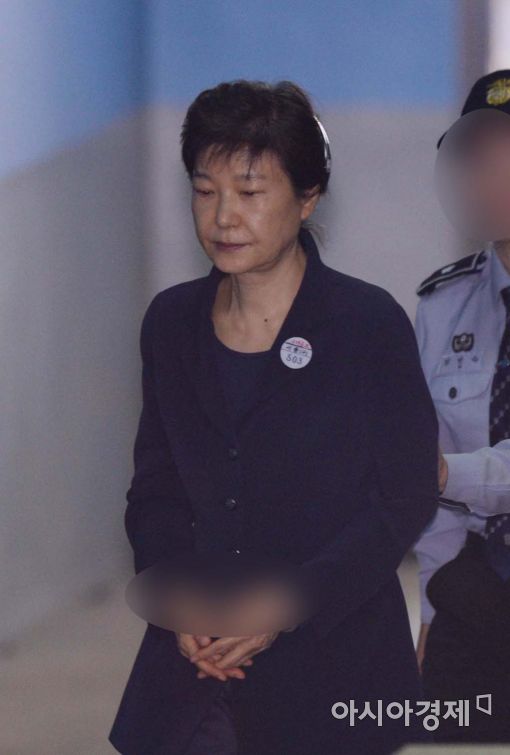 [포토]두 번째 재판 출석하는 박근혜 전 대통령 