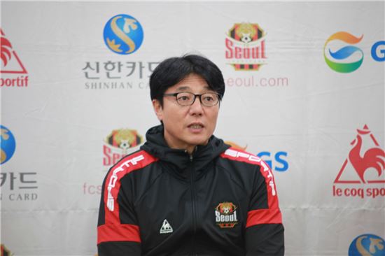 황선홍 감독 "울산전은 단판승부 의미, 당당히 임해야"