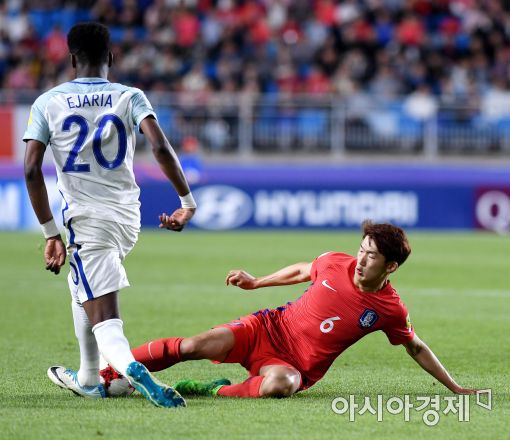 [포토]이승모, '공은 내가 가져갈게'