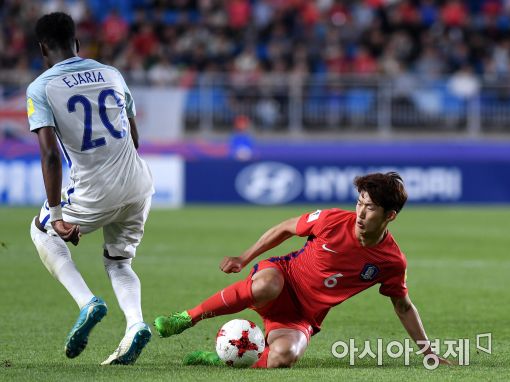 [포토]이승모, '공은 내가 가져갈게'