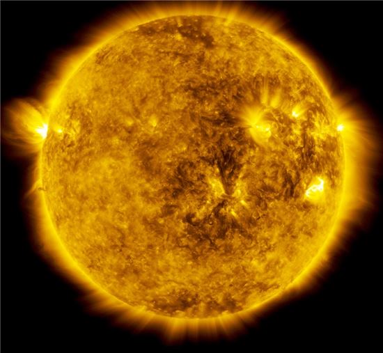 ▲SDO는 태양을 관측하기 위해 쏘아올린 정지궤도위성이다.[사진제공=NASA]