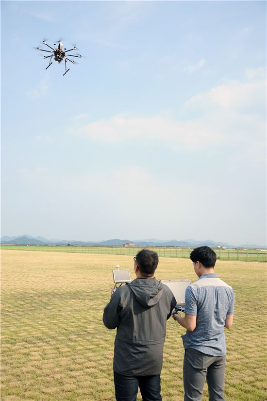 보성 표준기상관측소에서 드론을 활용해 기상 관측을 하는 모습 (사진=기상청 제공)
