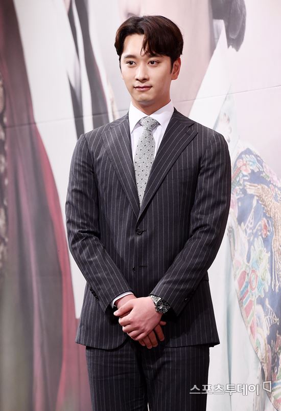 '7일의 왕비' 황찬성, '하이킥'후 10년 만에 박민영과 재회…"옛날 생각에 반갑다"