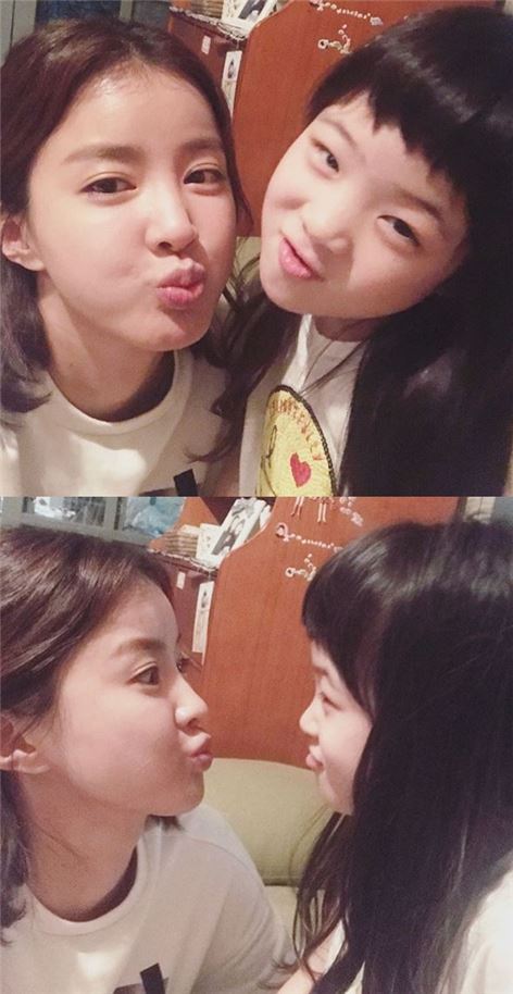 '파수꾼' 이시영, 아역 함나영과 귀여운 셀카 "우리 딸 유나야"