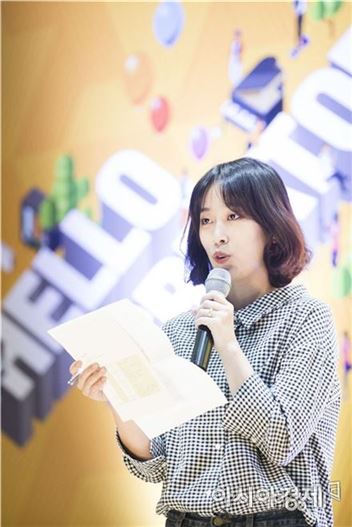 '선배의 성공스토리'를 전하는 드라마 '애타는 로맨스'의 김하나 작가[사진=한국콘텐츠진흥원 제공]