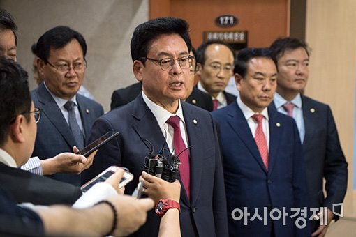 [포토]자유한국당, 이낙연 총리 인준 반대 입장 표명