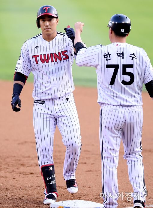 '이천웅 결승타' LG, kt 상대 후반기 첫 3연전 싹쓸이…5연승